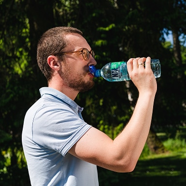 Ile wody powinno się pić dziennie? 